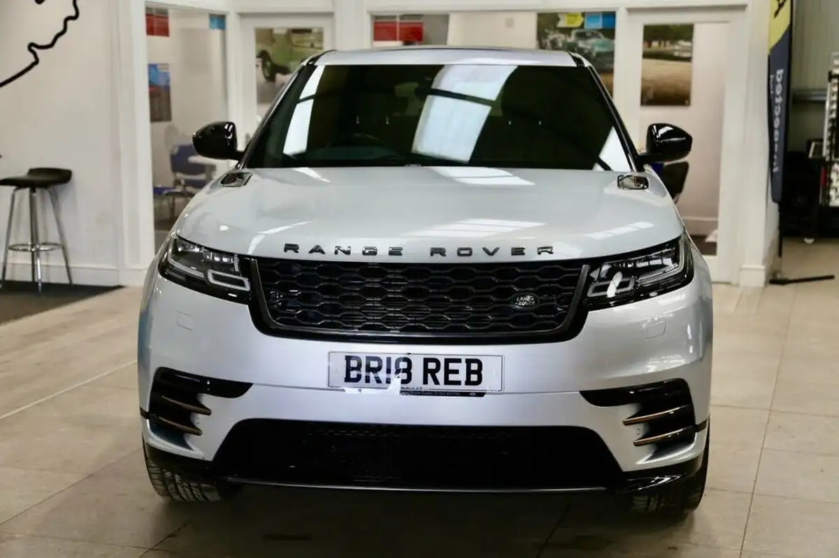 2018-land-rover-range-rover-velar-20-d240-r-dynamic-se-big-2