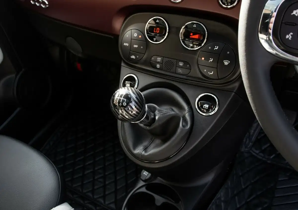 2020-fiat-500-10-star-big-32