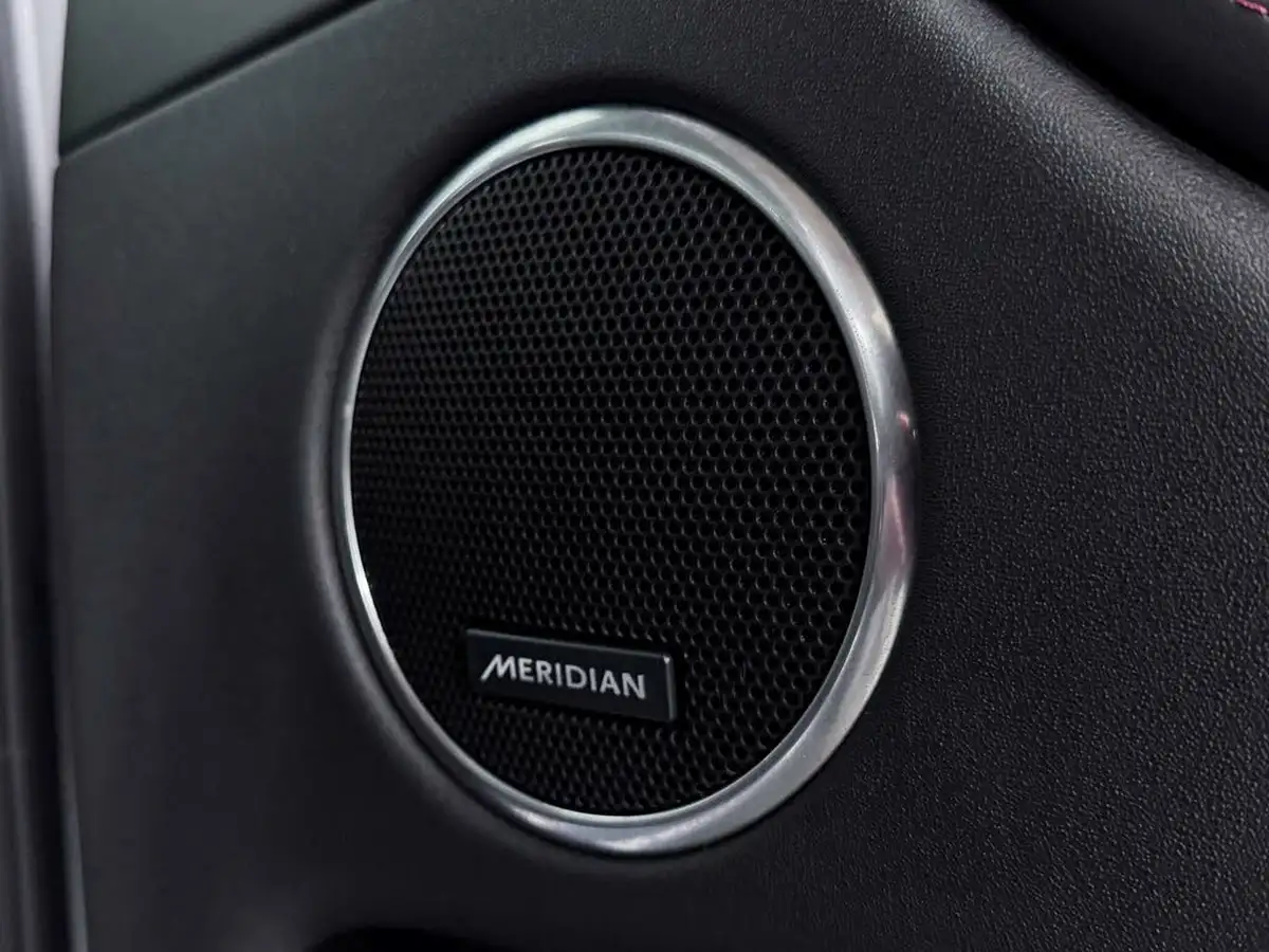 2022-land-rover-discovery-sport-15-p300e-r-dynamic-hse-big-25