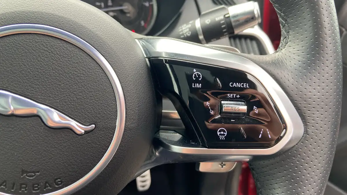 2022-jaguar-e-pace-20-d200-r-dynamic-hse-big-23