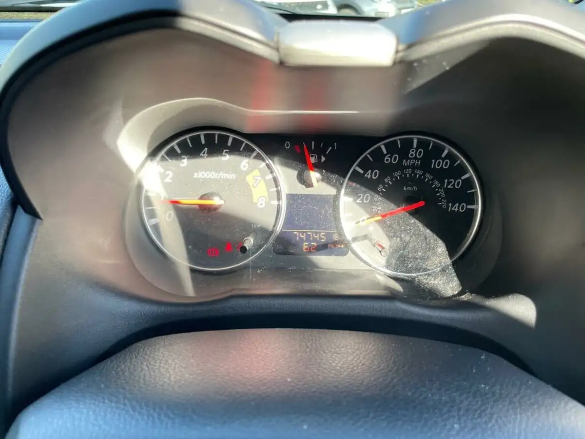 2010-nissan-note-16-n-tec-auto-big-18