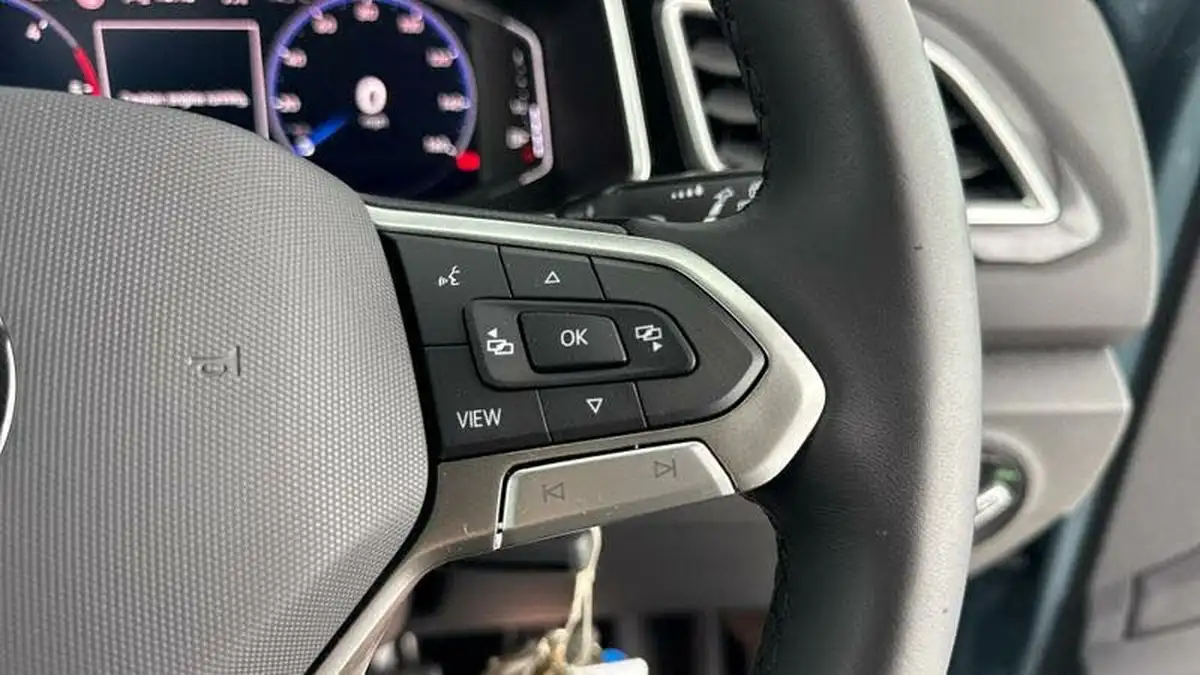 2024-volkswagen-t-roc-20tdi-r-line-dsg-big-20
