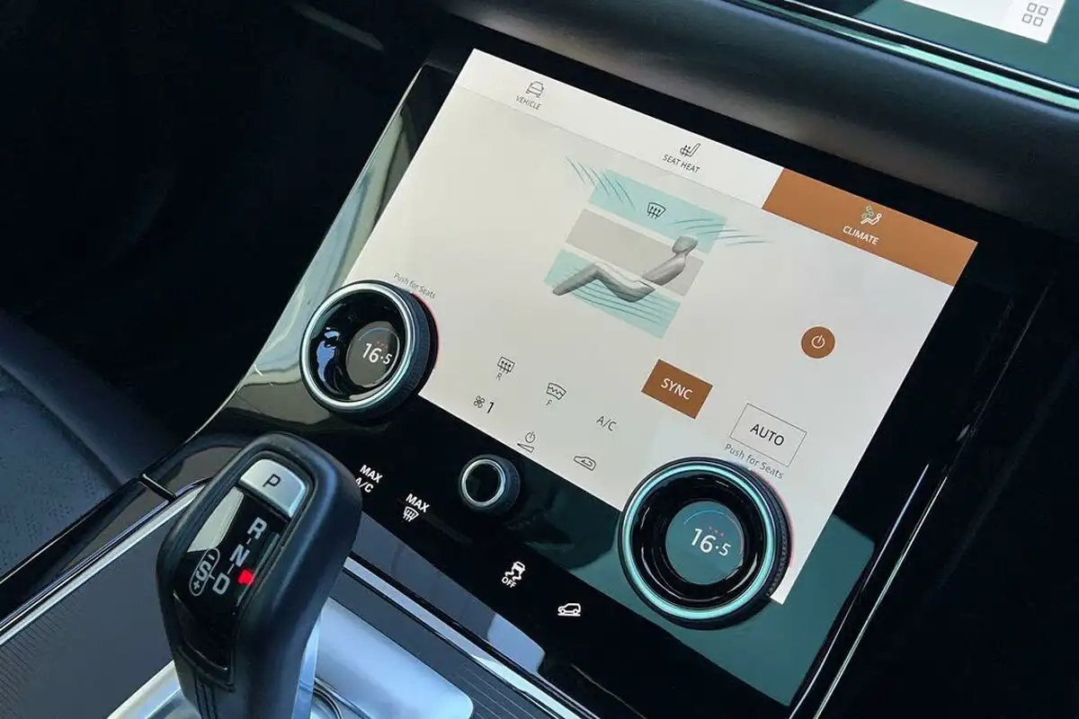 2021-land-rover-range-rover-evoque-15-p300e-r-dynamic-hse-big-48