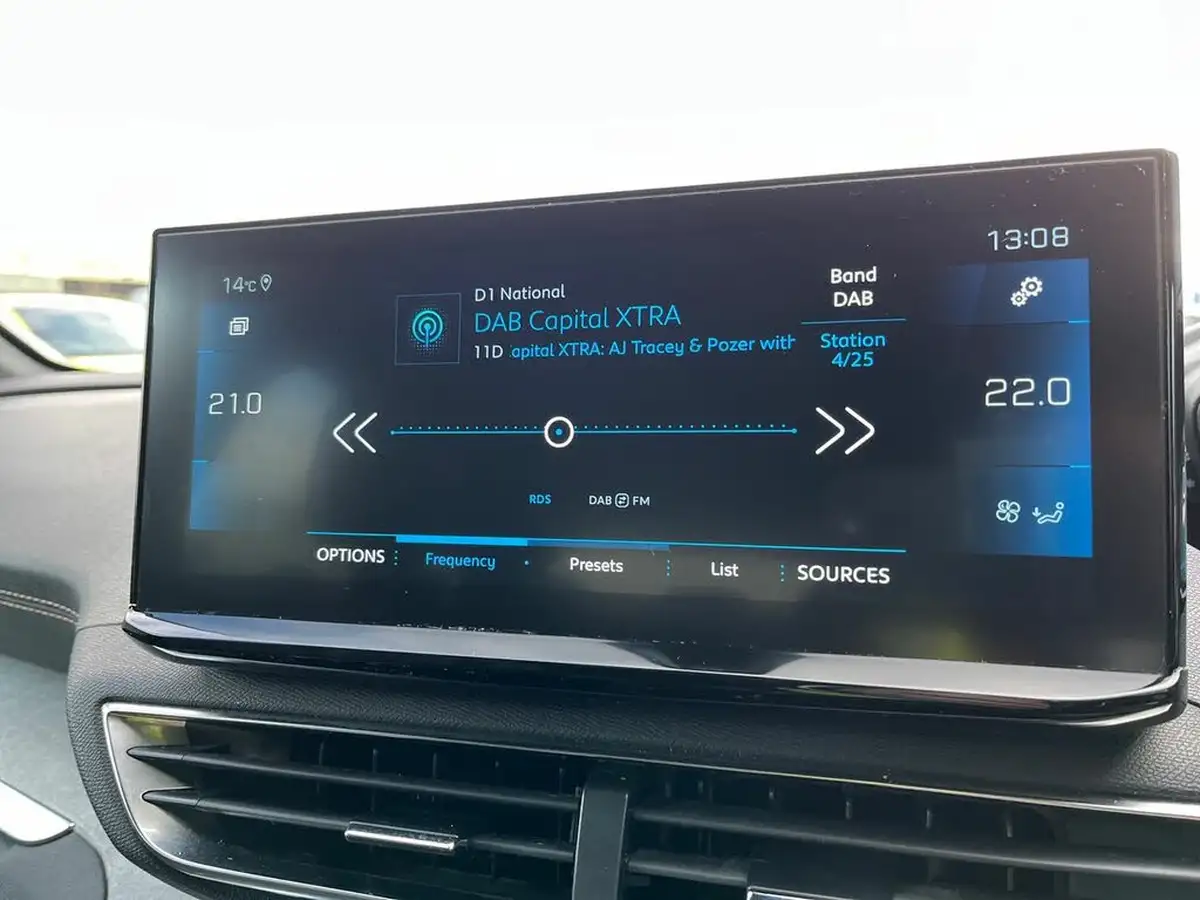 2022-peugeot-3008-suv-12-puretech-gt-eat8-big-27
