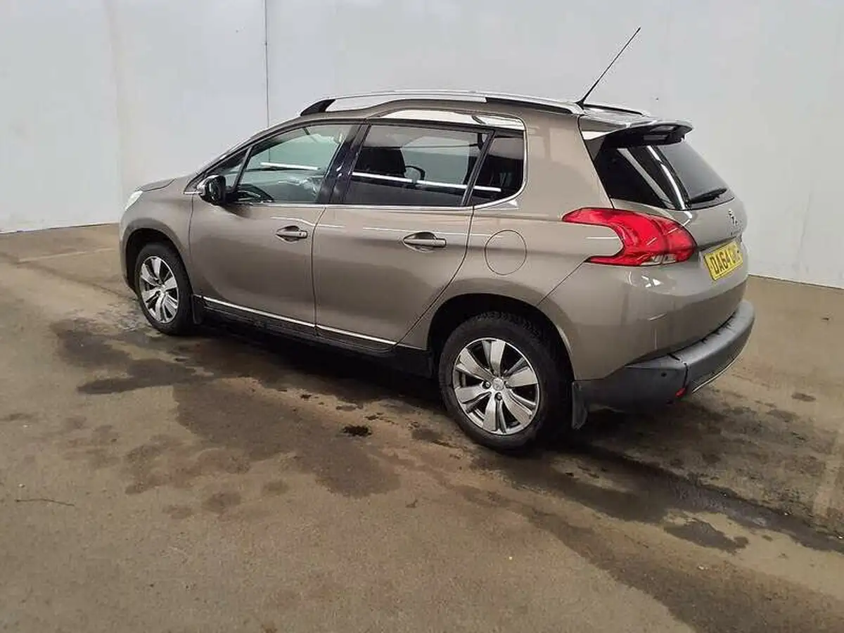 2014-peugeot-2008-crossover-12-allure-vti-puretech-big-3