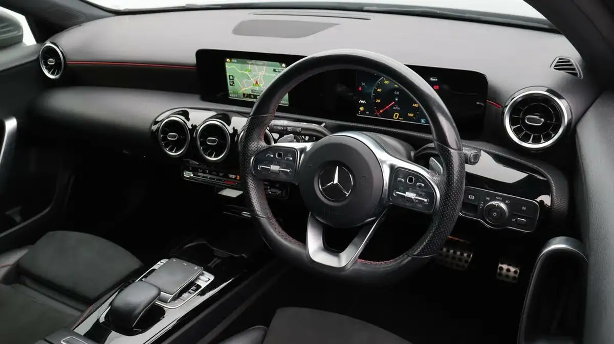 2018-mercedes-benz-a-class-13-a200-amg-line-ss-hatchback-5d-7g-dct-big-9