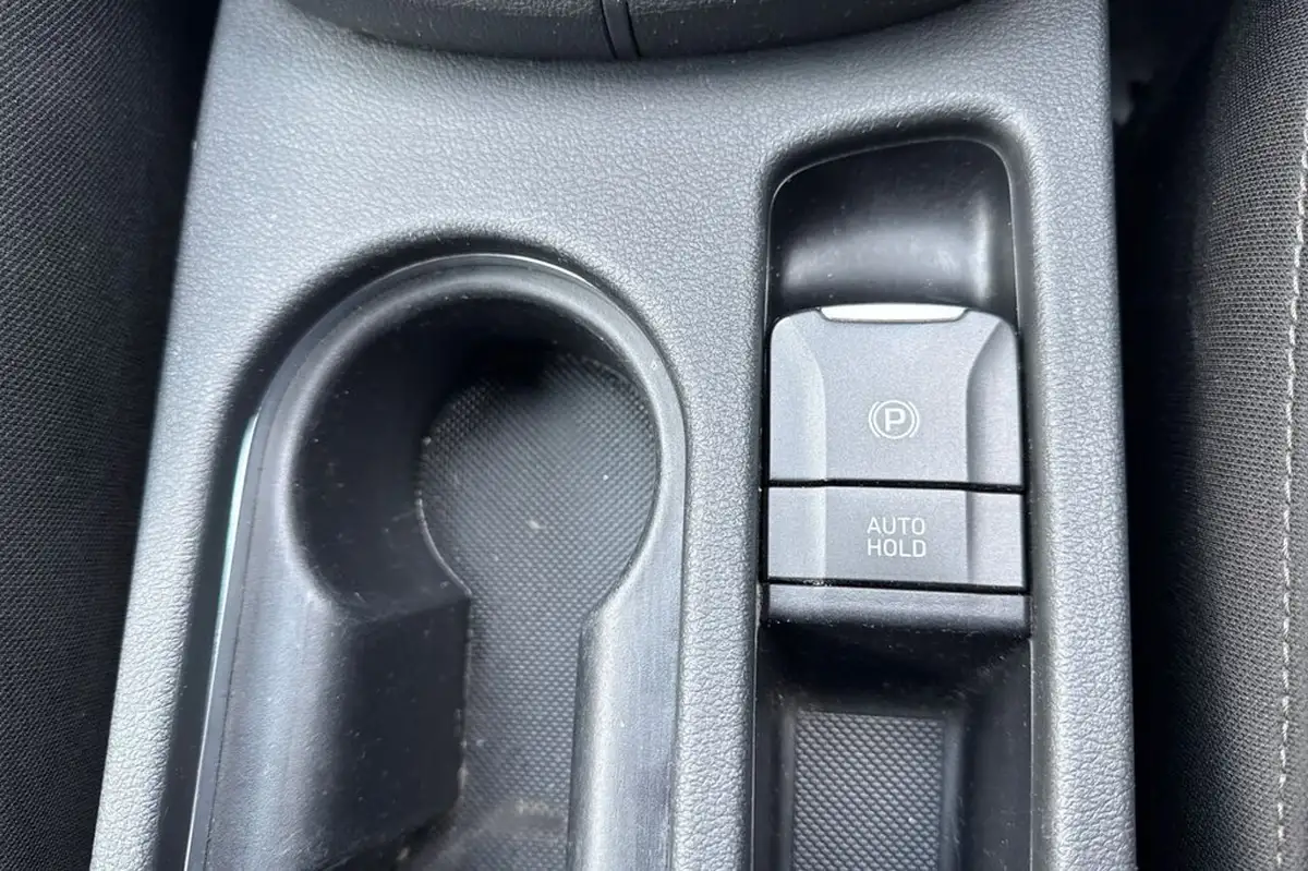 2022-hyundai-kona-16-gdi-premium-big-19