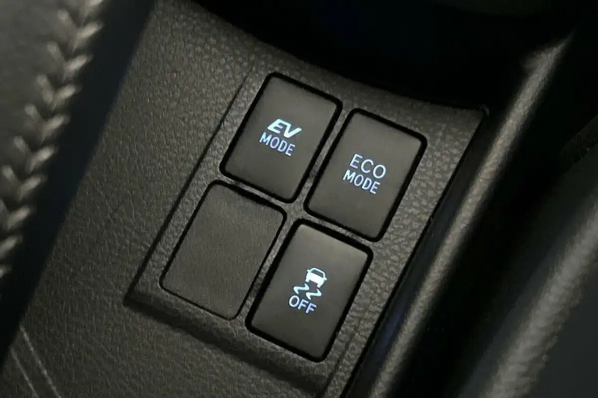 2019-toyota-yaris-15-vvt-i-excel-98bhp-hybrid-1497cc-e-cvt-big-35
