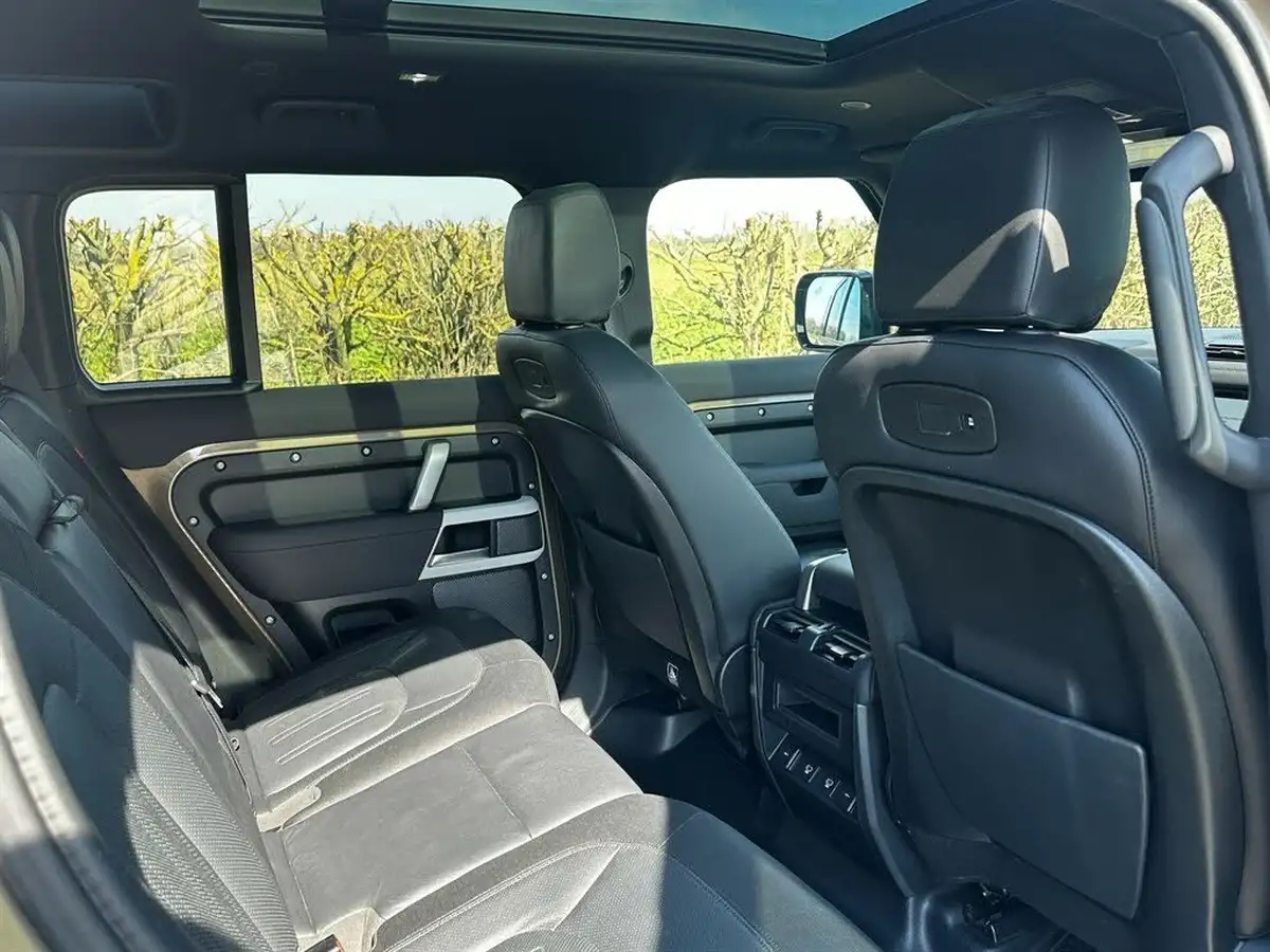 2022-land-rover-110-defender-20-p300-x-dynamic-se-big-16