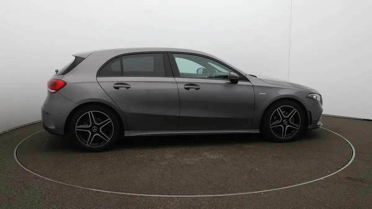 2022-mercedes-benz-a-class-13-a200-amg-line-executive-edition-hatchback-5d-7g-dct-big-8
