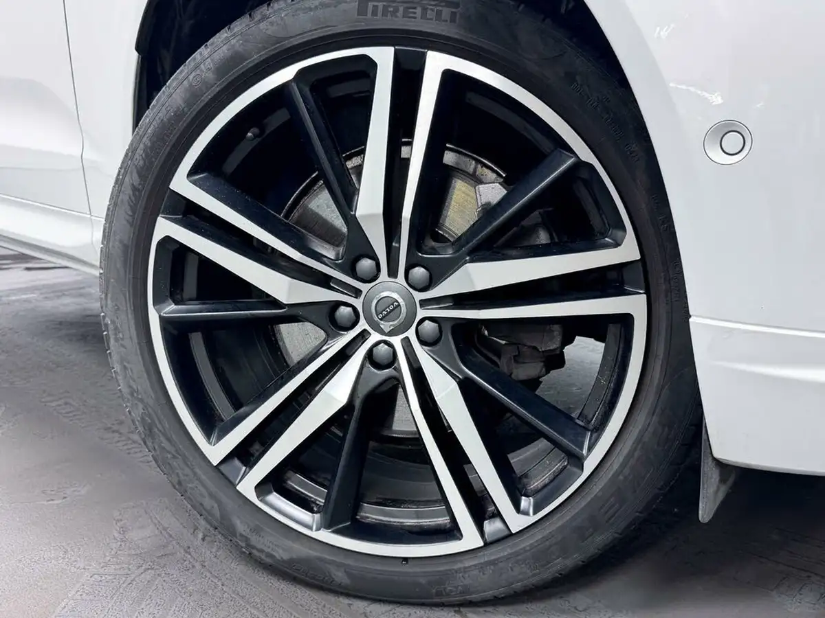 2021-volvo-xc60-20-b5-r-design-pro-awd-big-22