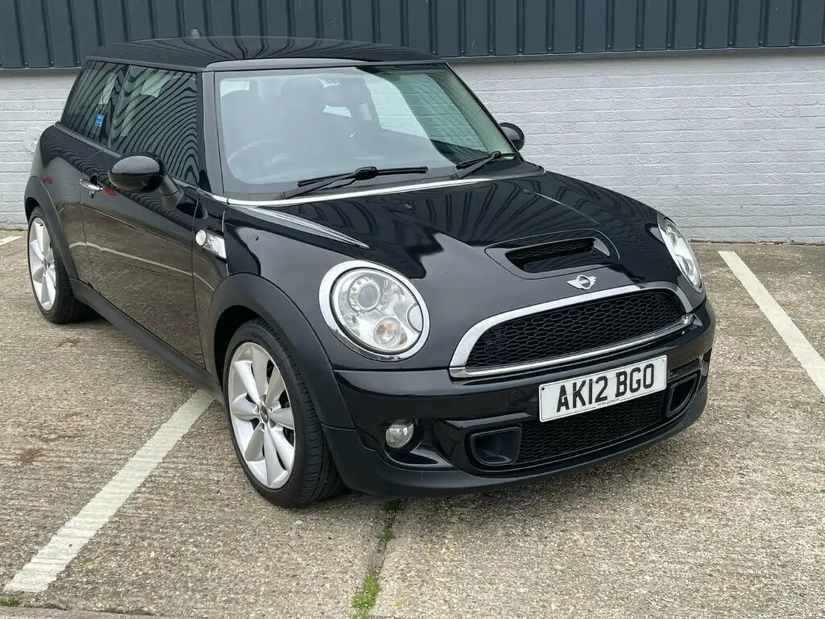 2012-mini-cooper-16-cooper-s-hatchback-3d-big-76