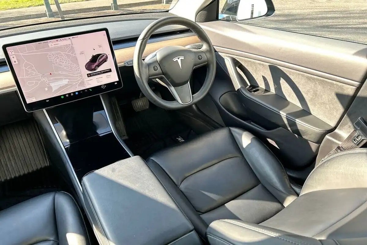 2019-tesla-model-3-e-standard-plus-big-38