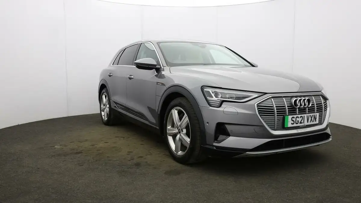2021-audi-e-tron-50e-technik-station-wagon-big-39