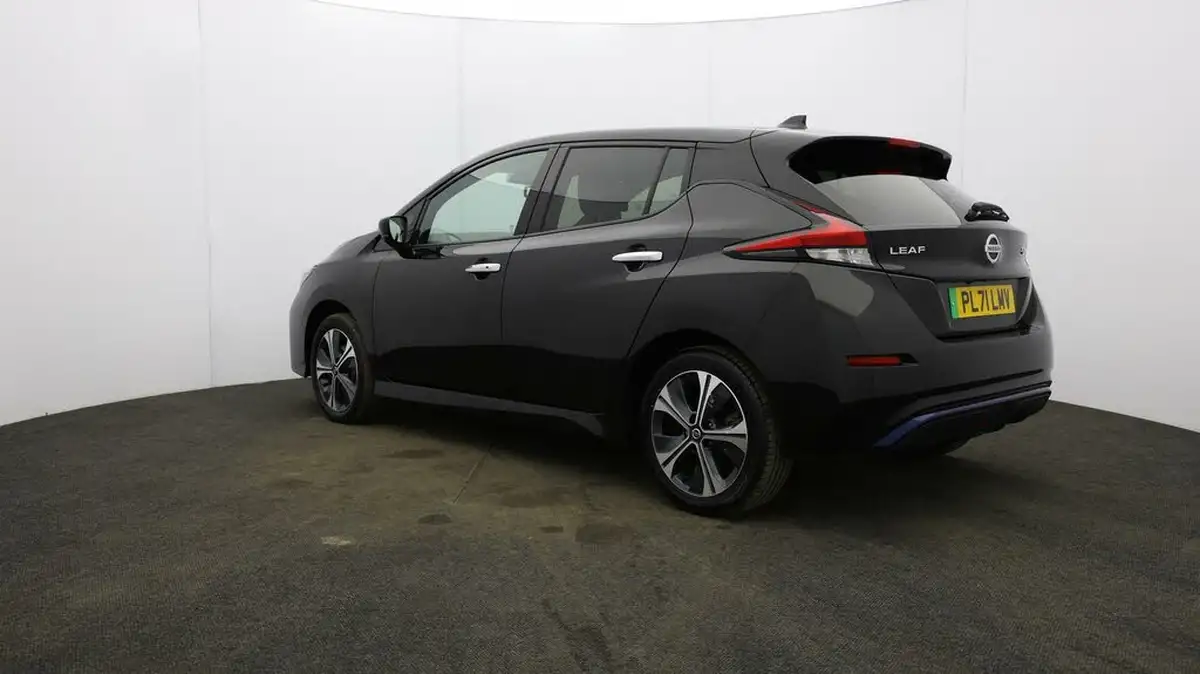 2021-nissan-leaf-e-e-tekna-big-52
