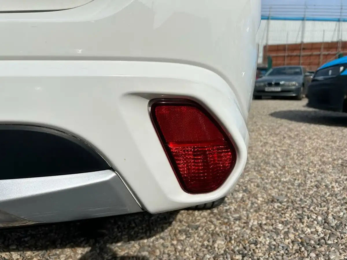 2016-mitsubishi-outlander-20-gx4h-phev-big-76
