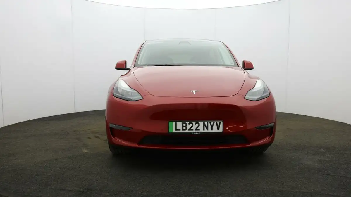 2022-tesla-model-y-e-long-range-big-1