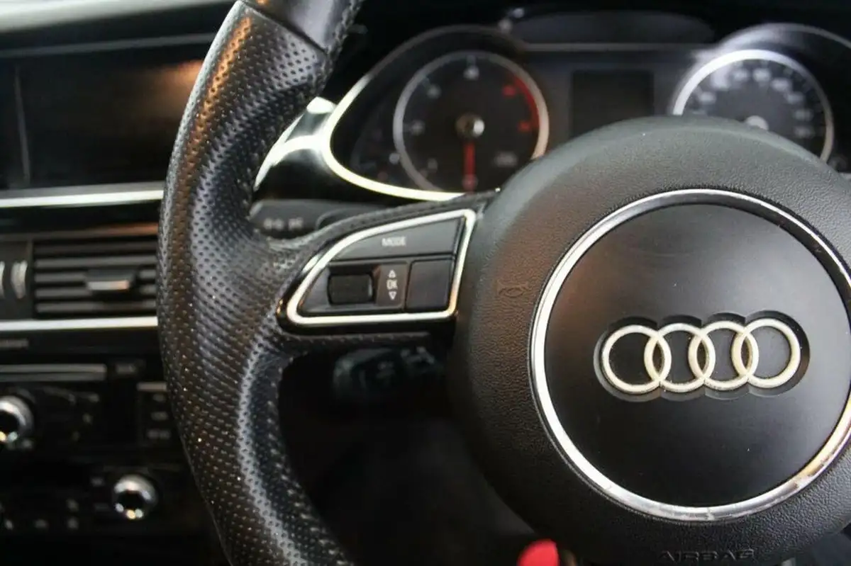 2015-audi-a4-20td-black-edition-177ps-multitronic-big-45