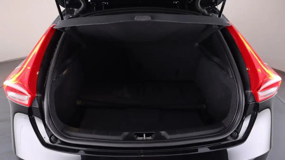 2019-volvo-v40-20td-d2-r-design-geartronic-big-16