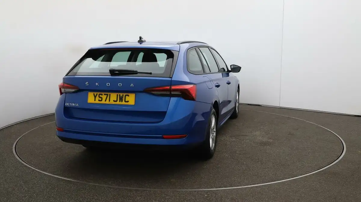 2022-skoda-octavia-10-tsi-se-technology-109ps-hatchback-big-53