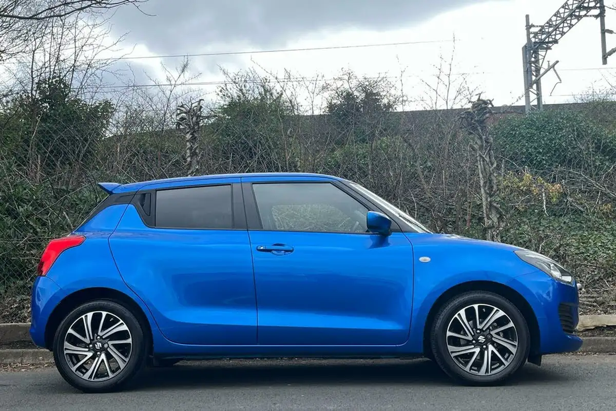 2023-suzuki-swift-12-dualjet-sz-l-big-8