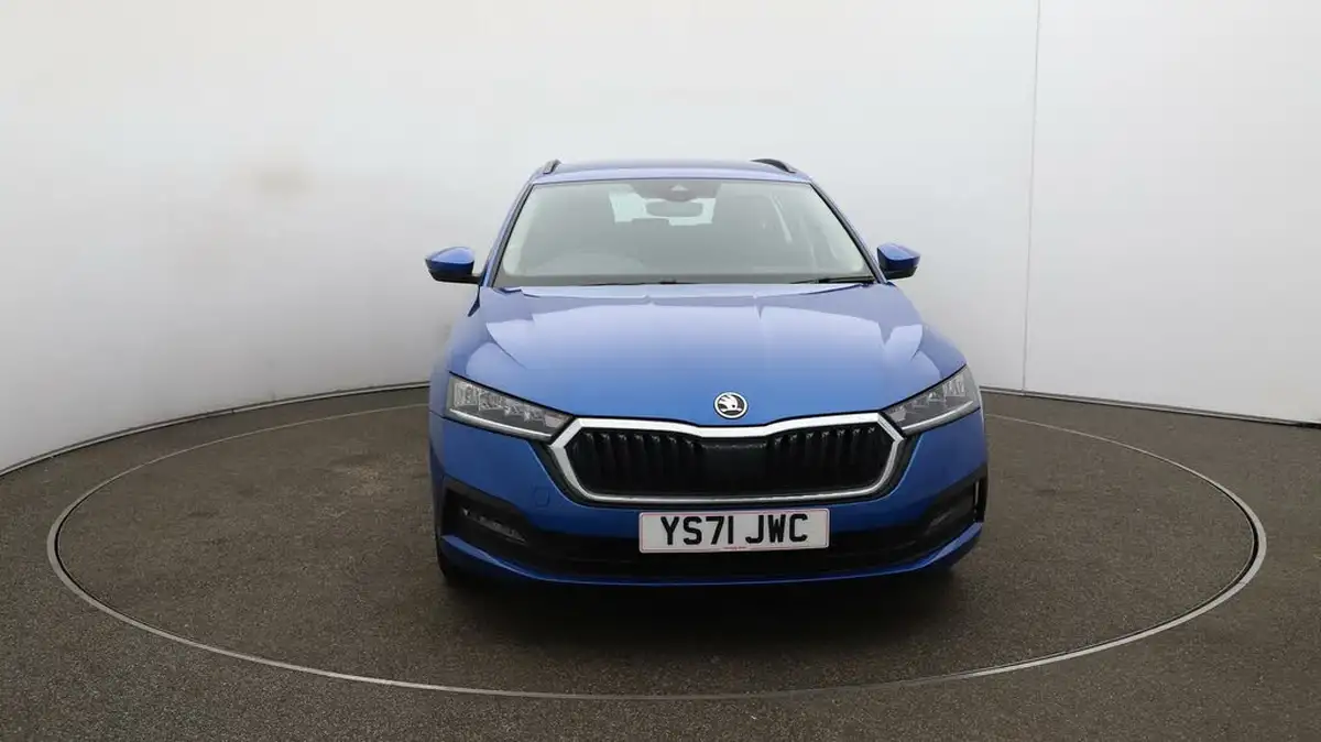 2022-skoda-octavia-10-tsi-se-technology-109ps-hatchback-big-1