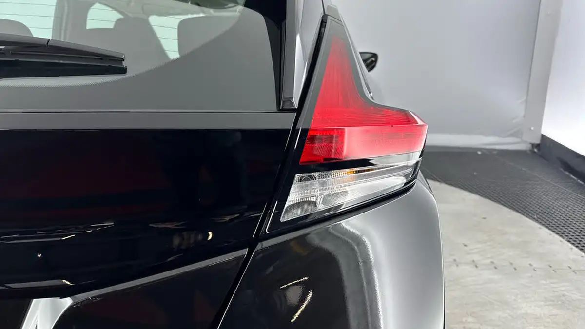 2023-nissan-leaf-e-acenta-39kwh-big-22