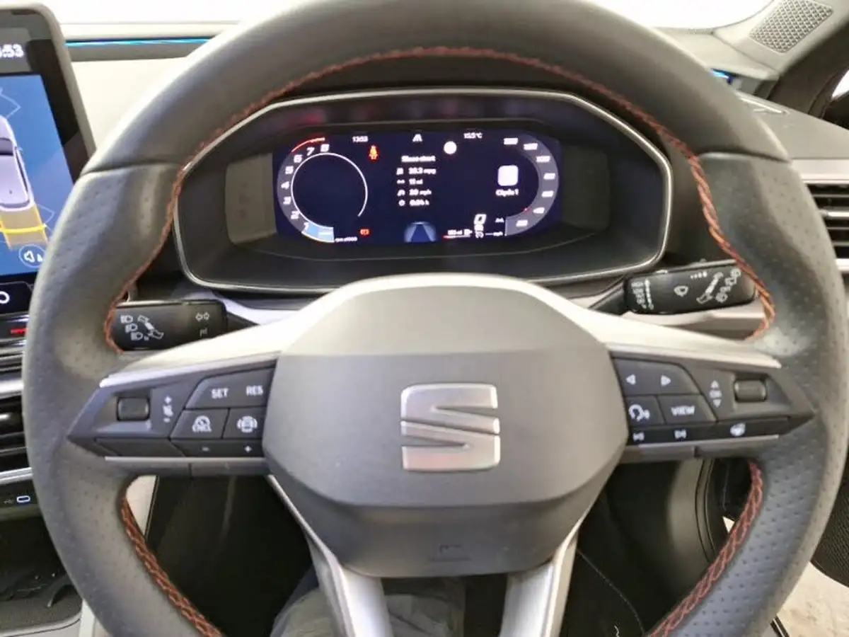 2024-seat-leon-15-tsi-fr-sport-hatchback-big-18