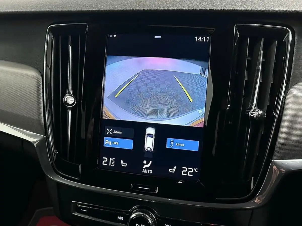 2021-volvo-v90-20-b4-momentum-big-24