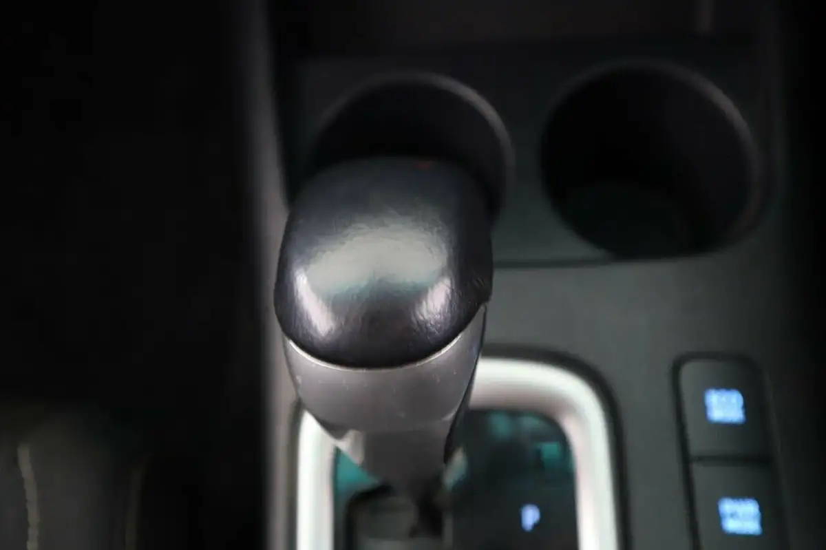 2021-toyota-hi-lux-28d-4d-invincible-204hpeu6d-auto-big-45