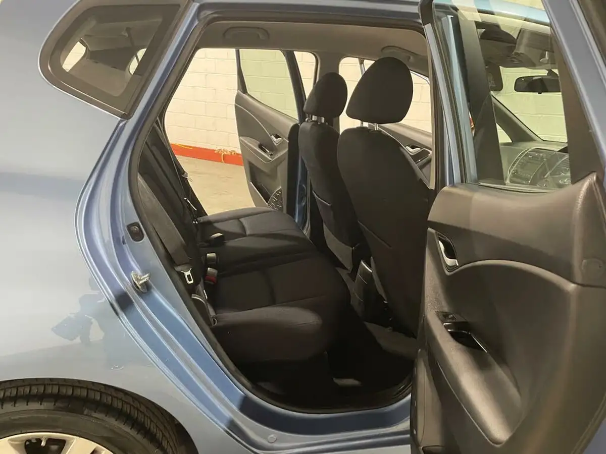 2014-hyundai-ix20-14-active-90ps-big-16