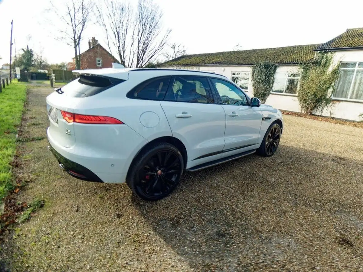 2018-jaguar-f-pace-30td-s-awd-big-21