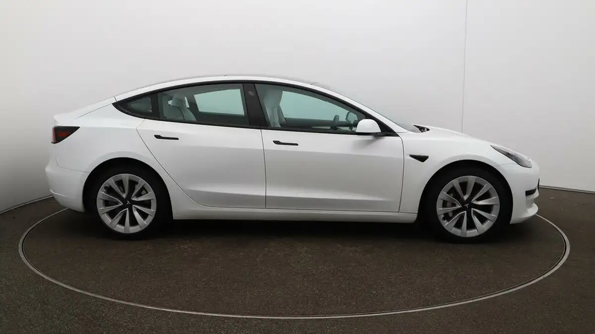 2021-tesla-model-3-e-standard-plus-big-46
