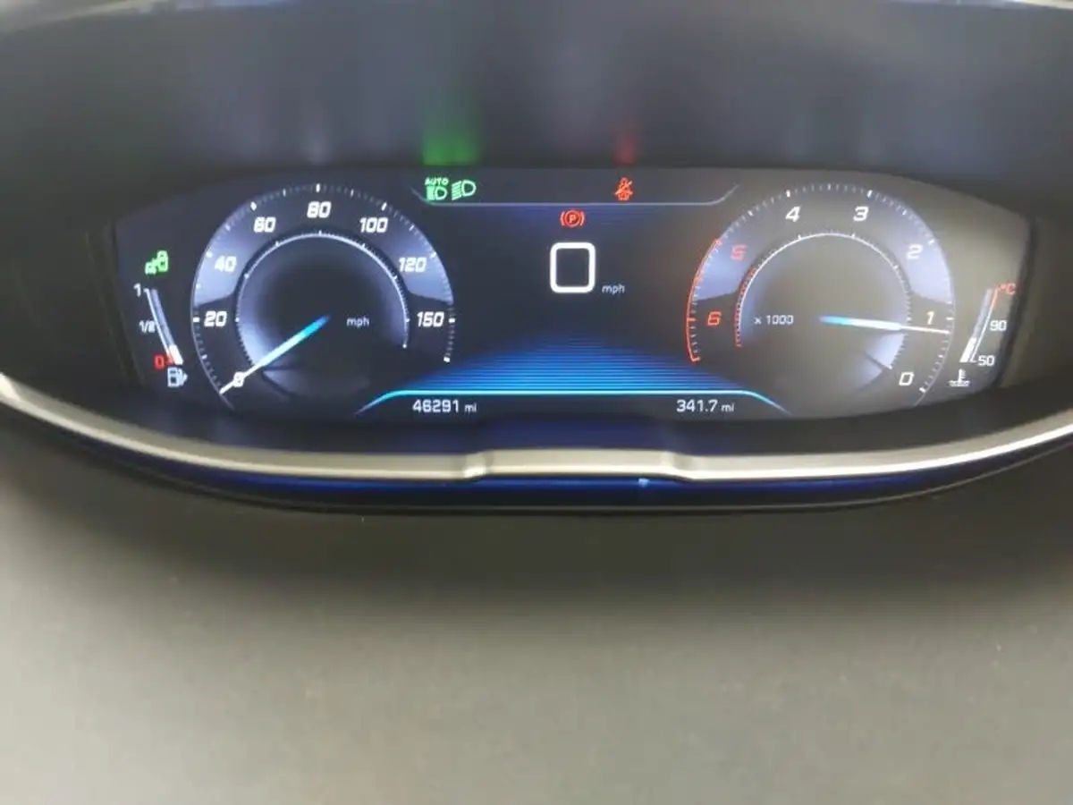 2019-peugeot-3008-suv-15-bluehdi-allure-big-18