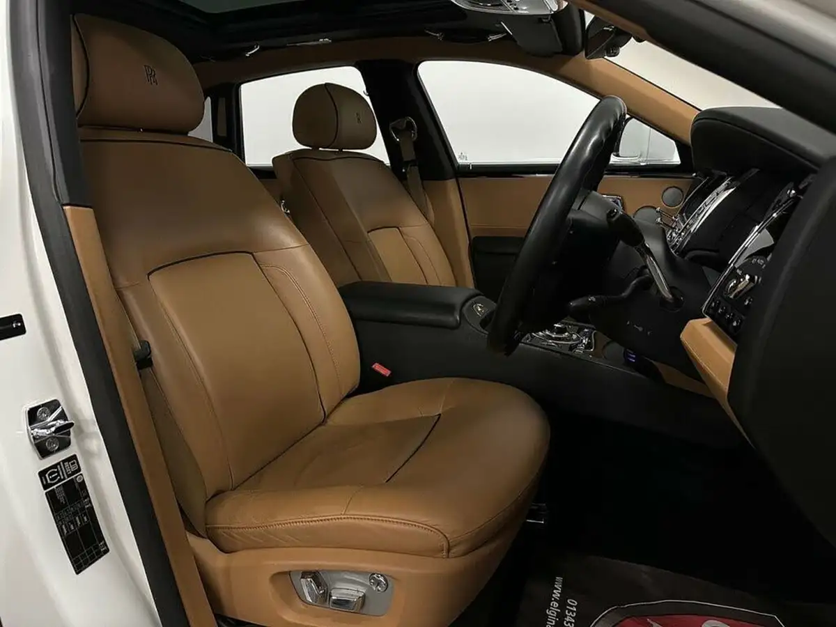 2013-rolls-royce-ghost-66-big-27