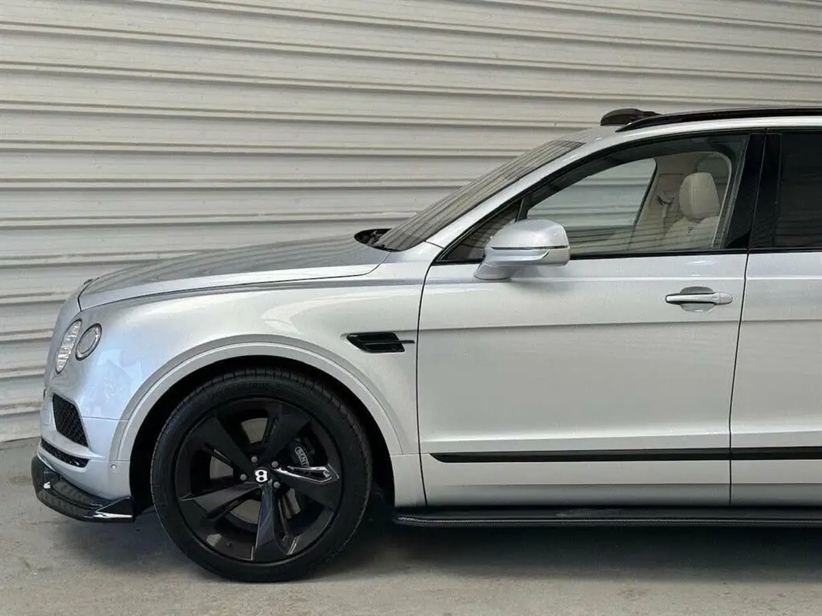 2016-bentley-bentayga-60-w12-big-11