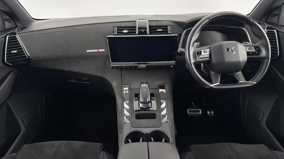 2019-ds-ds-7-crossback-16-puretech-performance-line-180ps-big-10