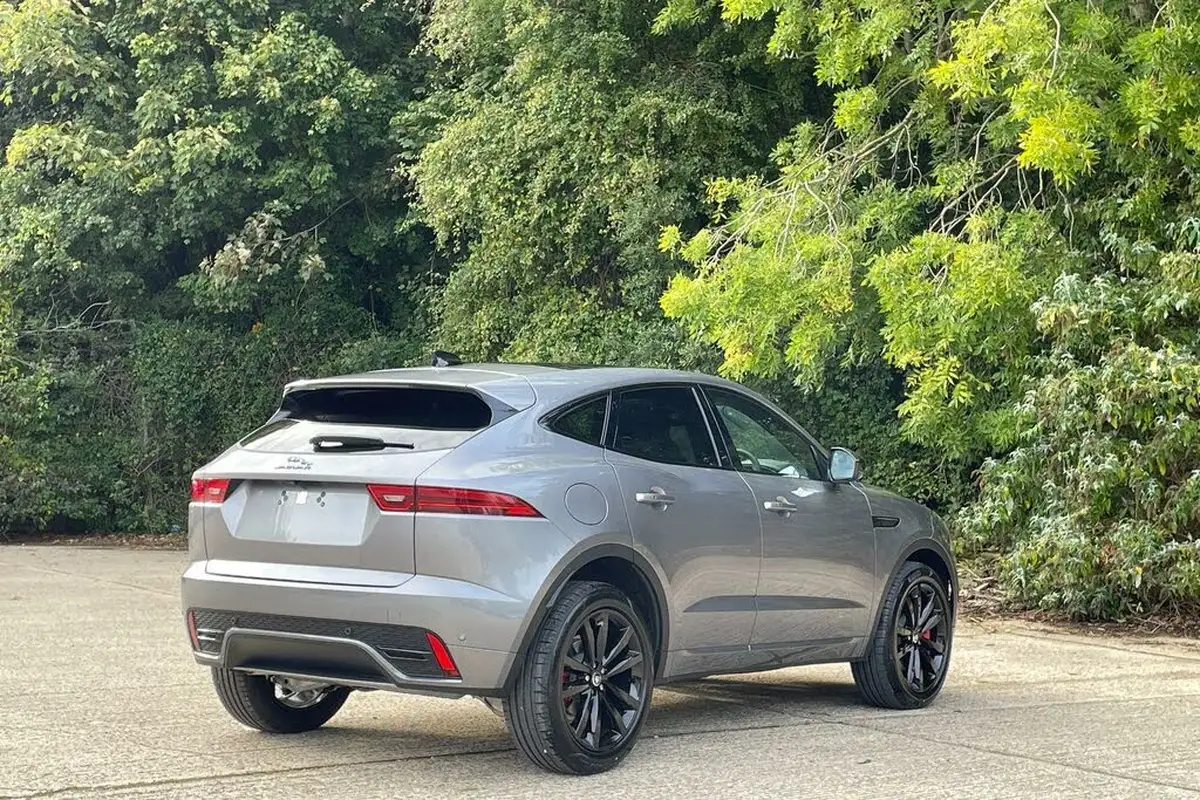 2024-jaguar-e-pace-20-d200-r-dynamic-se-black-big-2