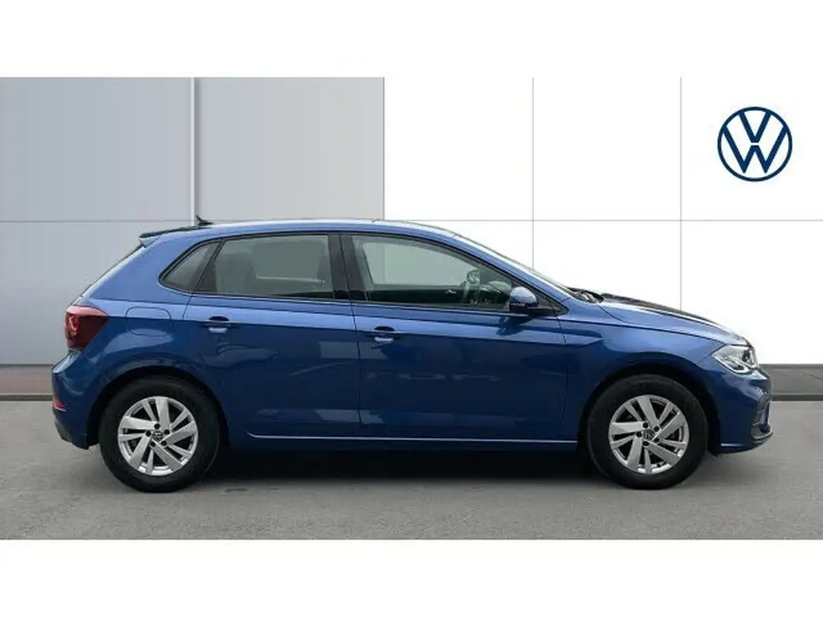 2022-volkswagen-polo-10-tsi-life-big-3