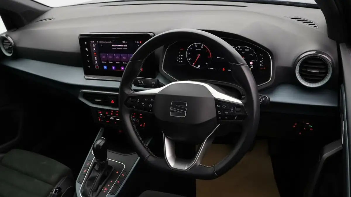 2022-seat-arona-10-tsi-xperience-lux-big-8