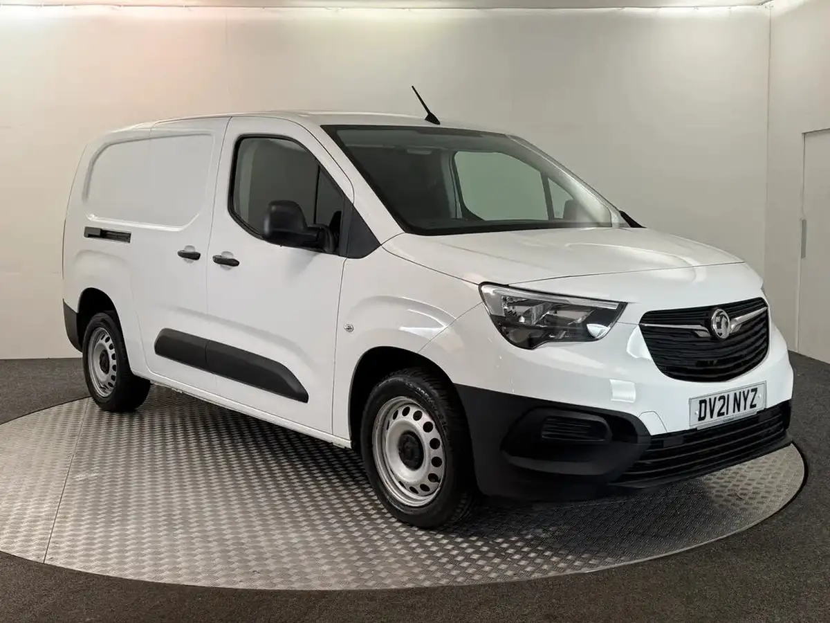 2021-vauxhall-combo-15cdti-dynamic-2300-100pseu6dt-l2h1-panel-big-1