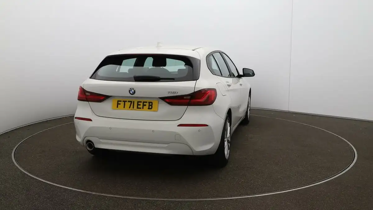 2022-bmw-1-series-15-118i-se-big-47