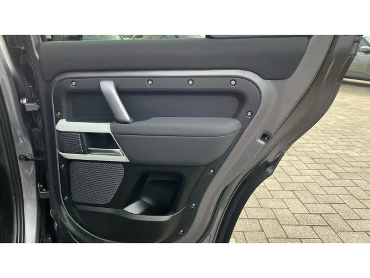 2022-land-rover-110-defender-30-d250-x-dynamic-se-big-31