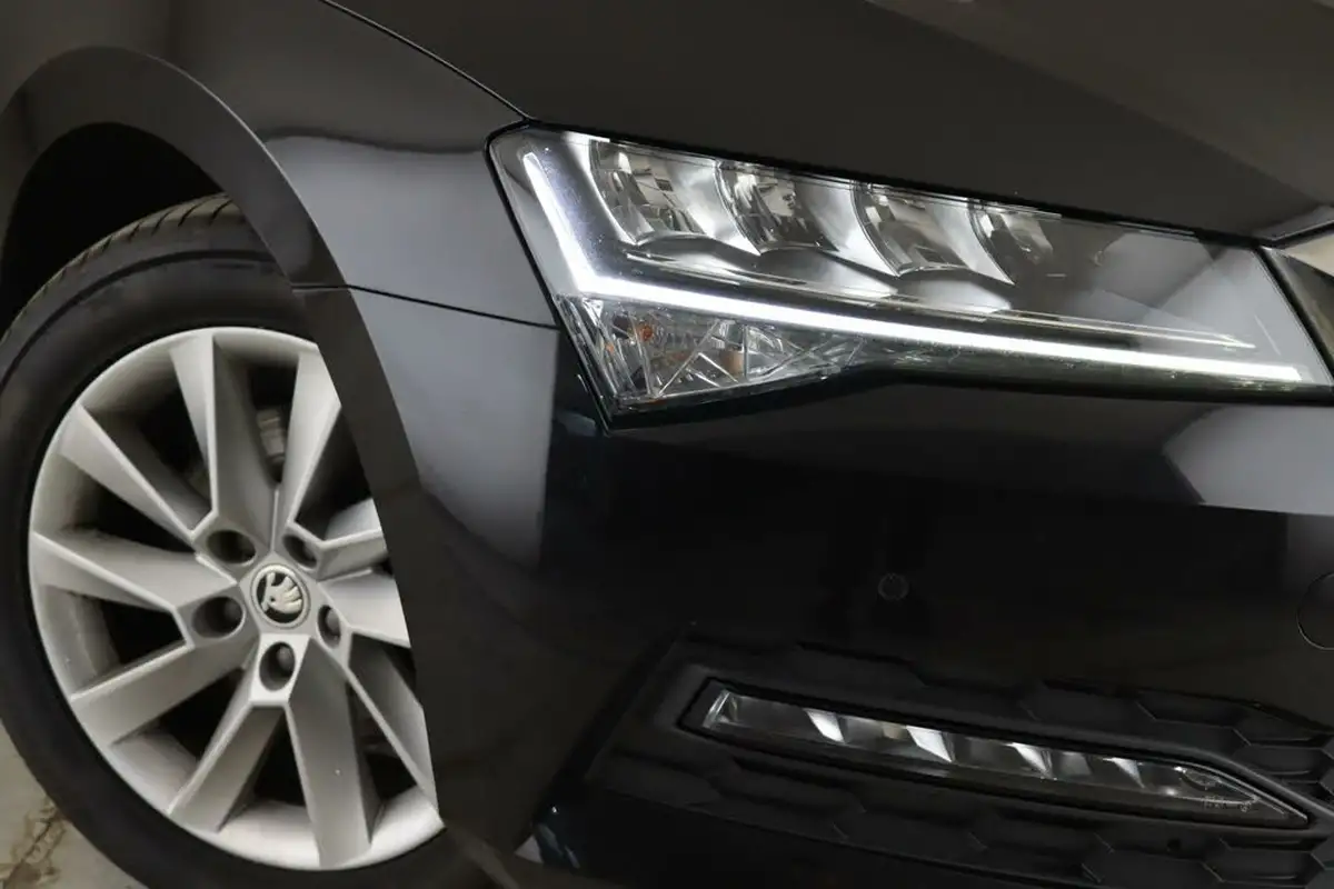 2021-skoda-superb-15-tsi-se-technology-hatchback-big-9