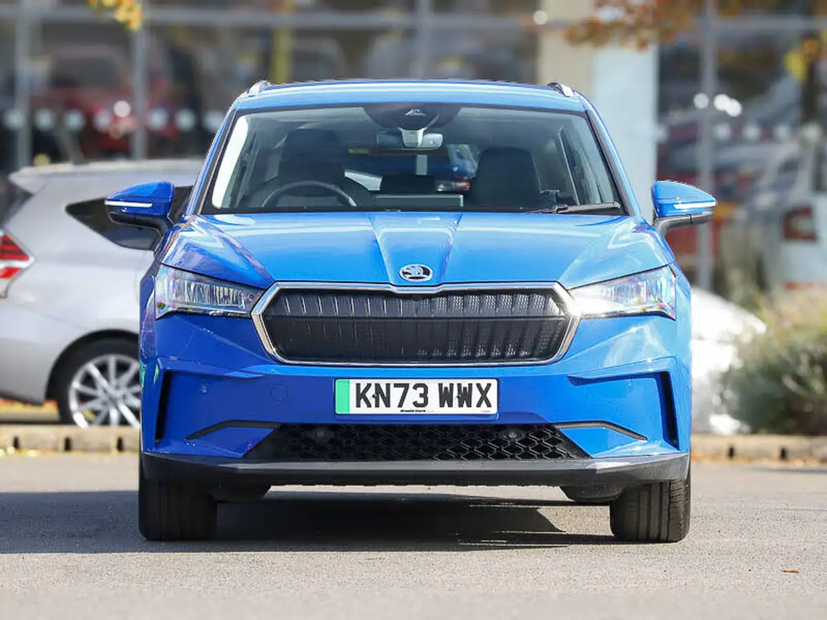 2022-skoda-enyaq-e-80-82-kwh-big-19