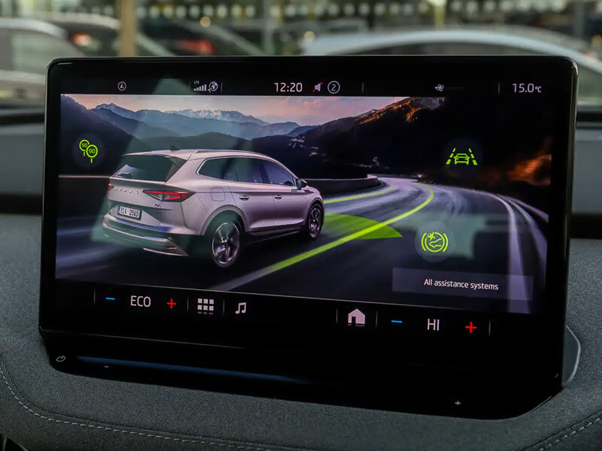 2022-skoda-enyaq-e-80-82-kwh-big-15