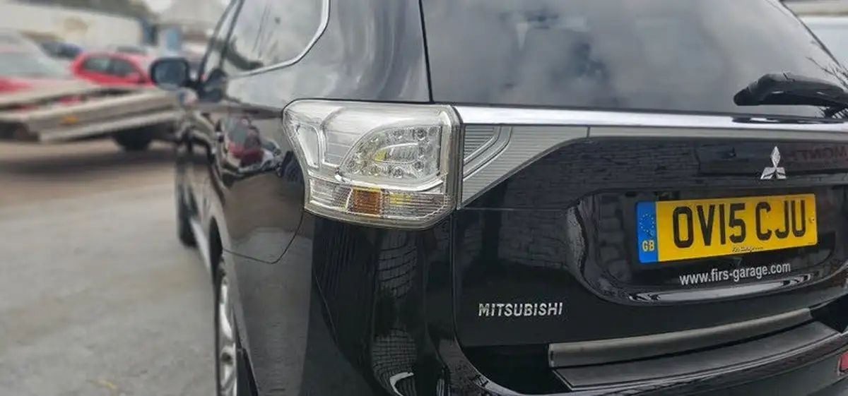 2015-mitsubishi-outlander-20-gx4h-big-33