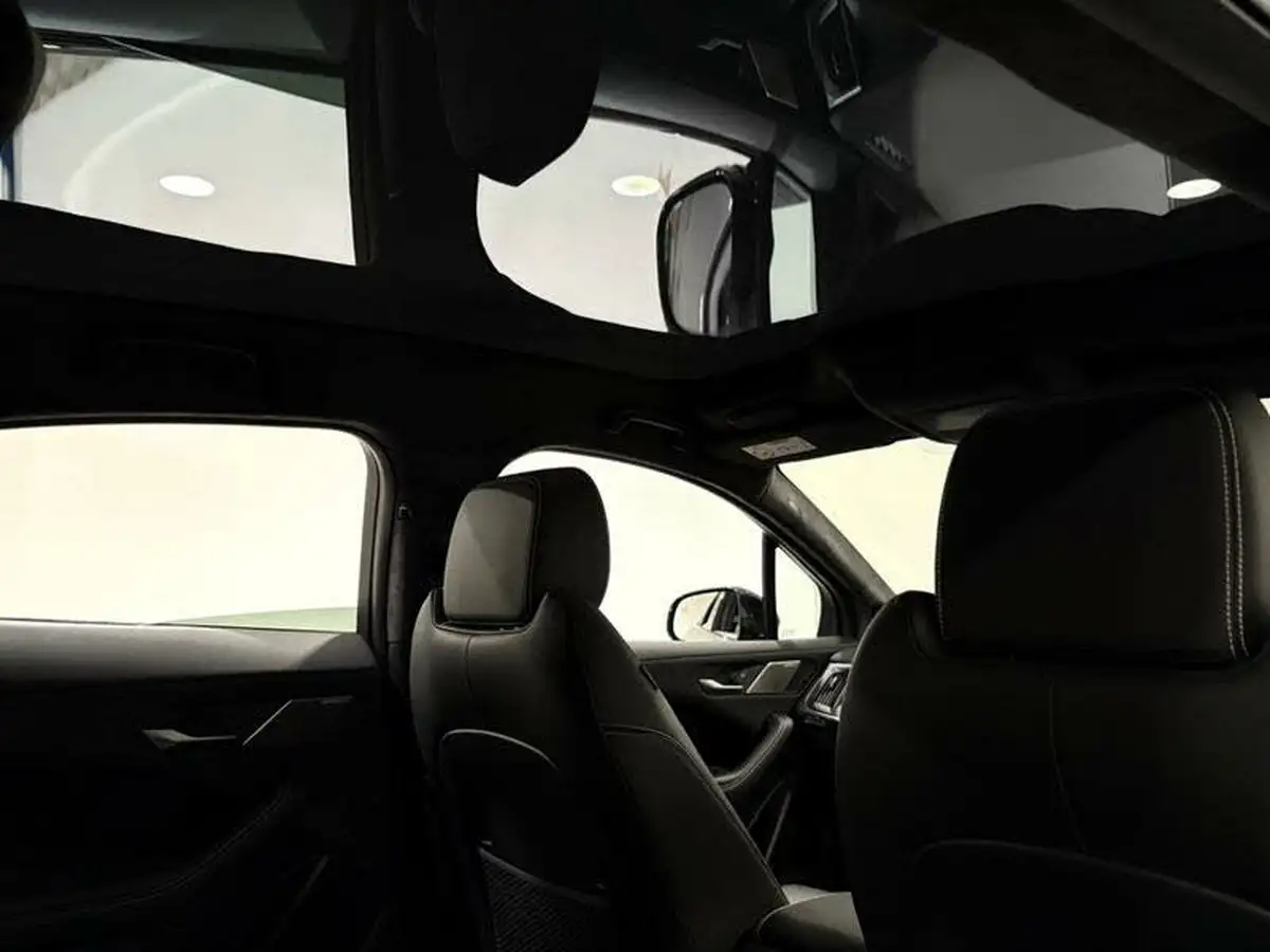 2023-jaguar-i-pace-ev400-r-dynamic-hse-black-big-39