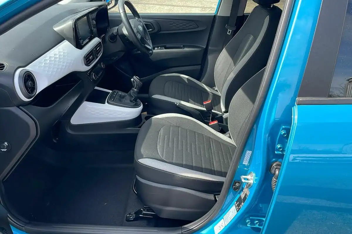 2022-hyundai-i10-12-premium-auto-big-2
