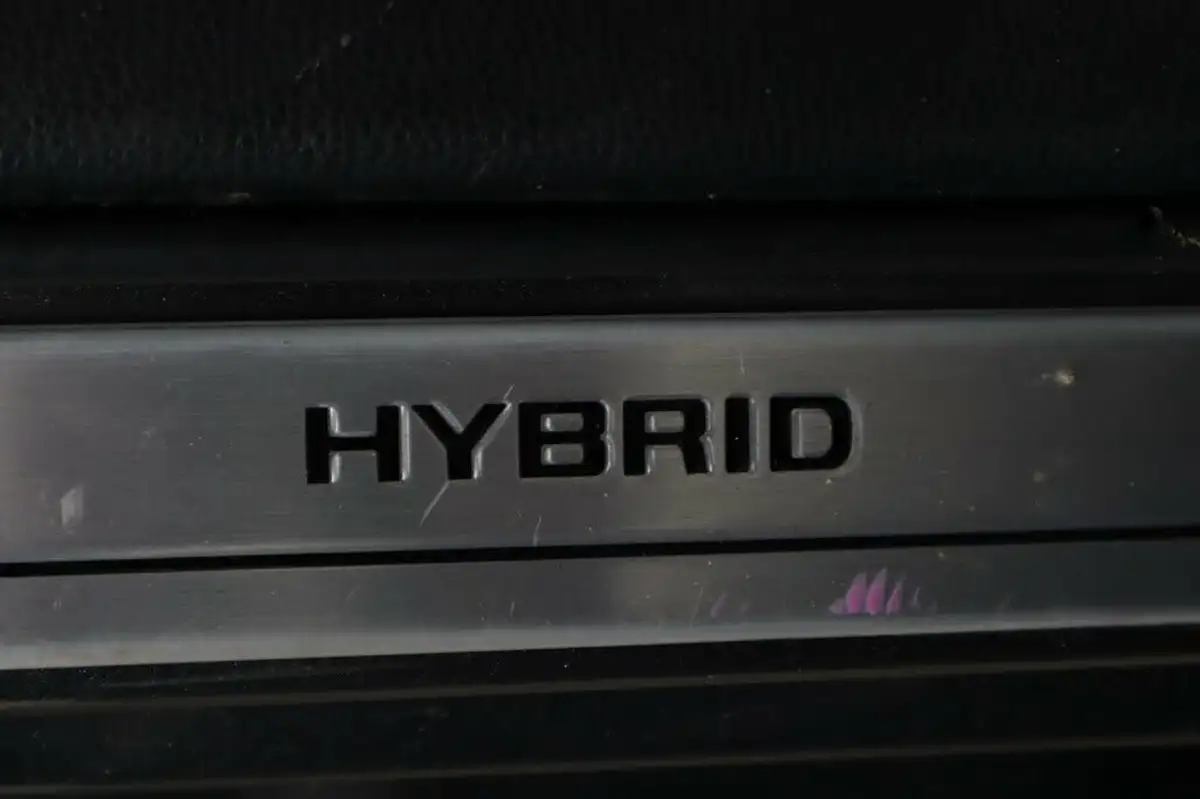 2021-toyota-yaris-15-vvt-i-excel-big-27